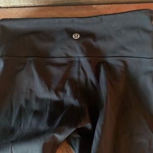 Lululemon cropped yoga pants